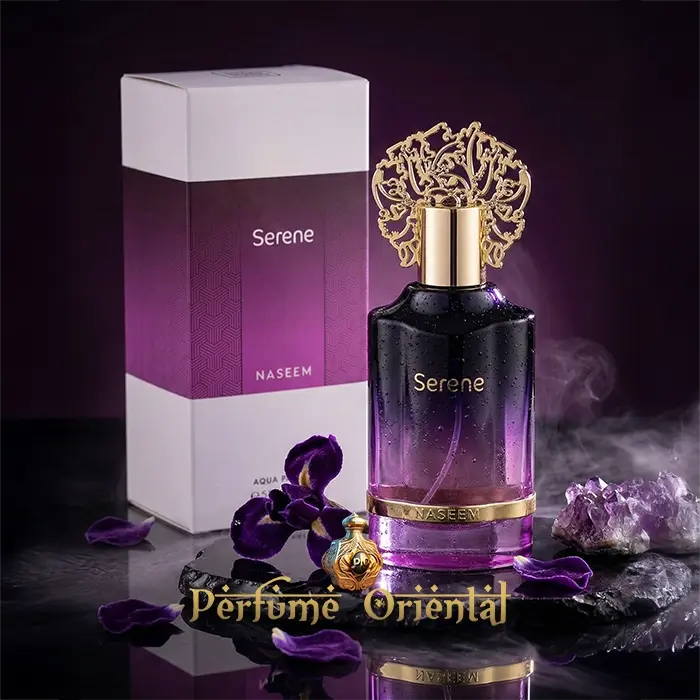 Serene Aqua 55ml Naseem Aqua Parfum con caja original y frasco púrpura rodeado de pétalos violetas y cristales