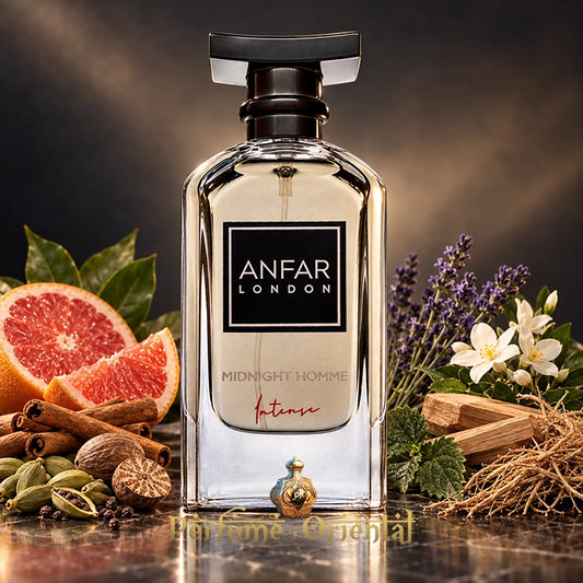 Frasco de Midnight Homme Intense de Anfar London rodeado de pomelo, canela, cardamomo, nuez moscada, lavanda y maderas.