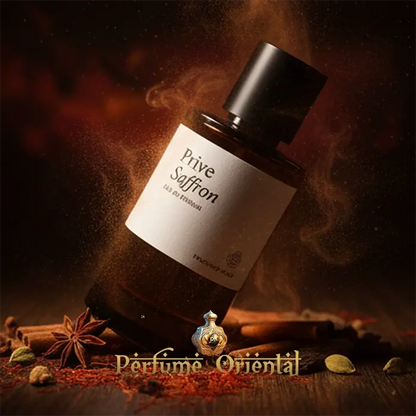 Privé Saffron de Fragrance World, perfume oriental unisex con azafrán, especias cálidas y maderas refinadas, estética niche y firma olfativa de lujo