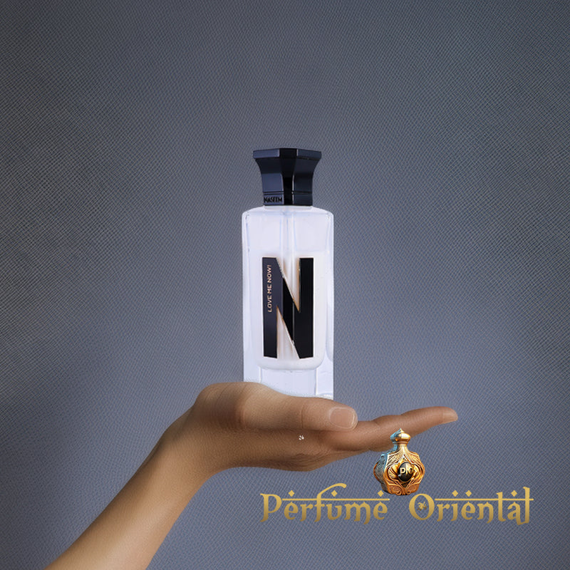 perfume-love-me-now-sin-alcohol-sobre -mano